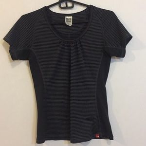 North Face Vapor Wick Scoop Neck T-Shirt XS
